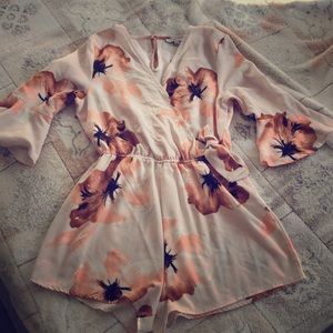 💋Really cute romper shorts